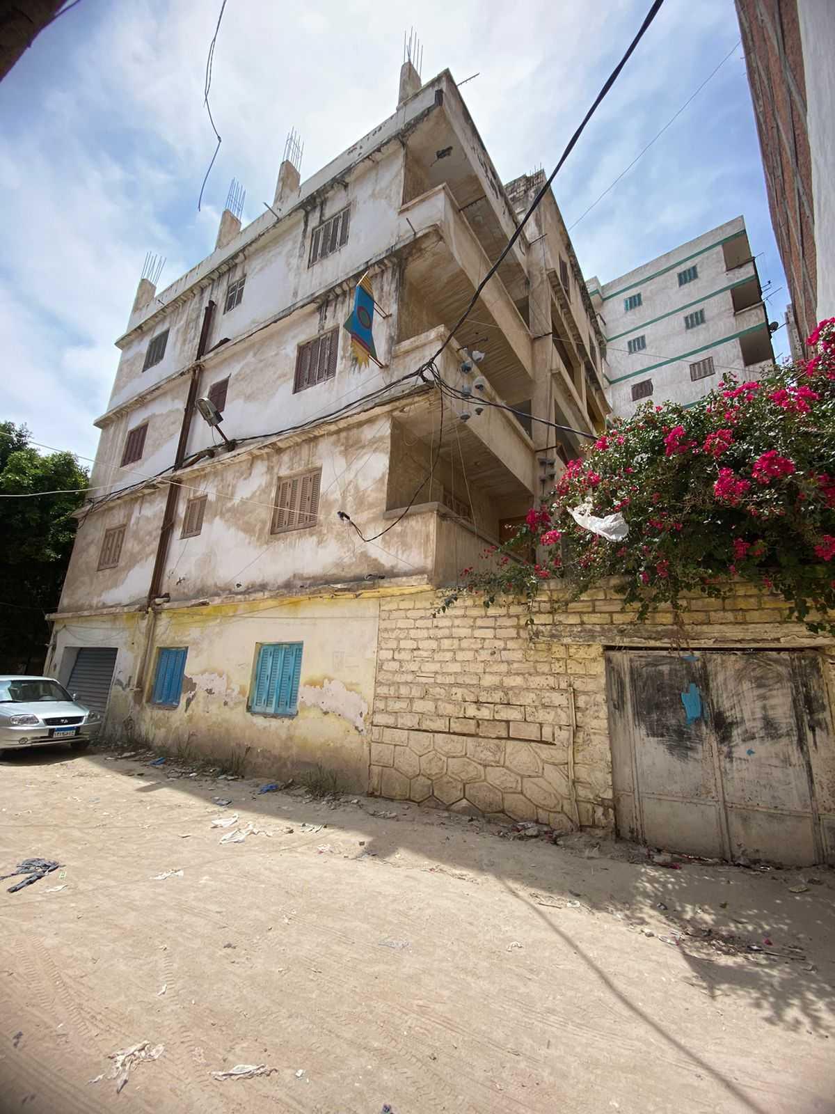 عقار 5 ادوار  — 1/8