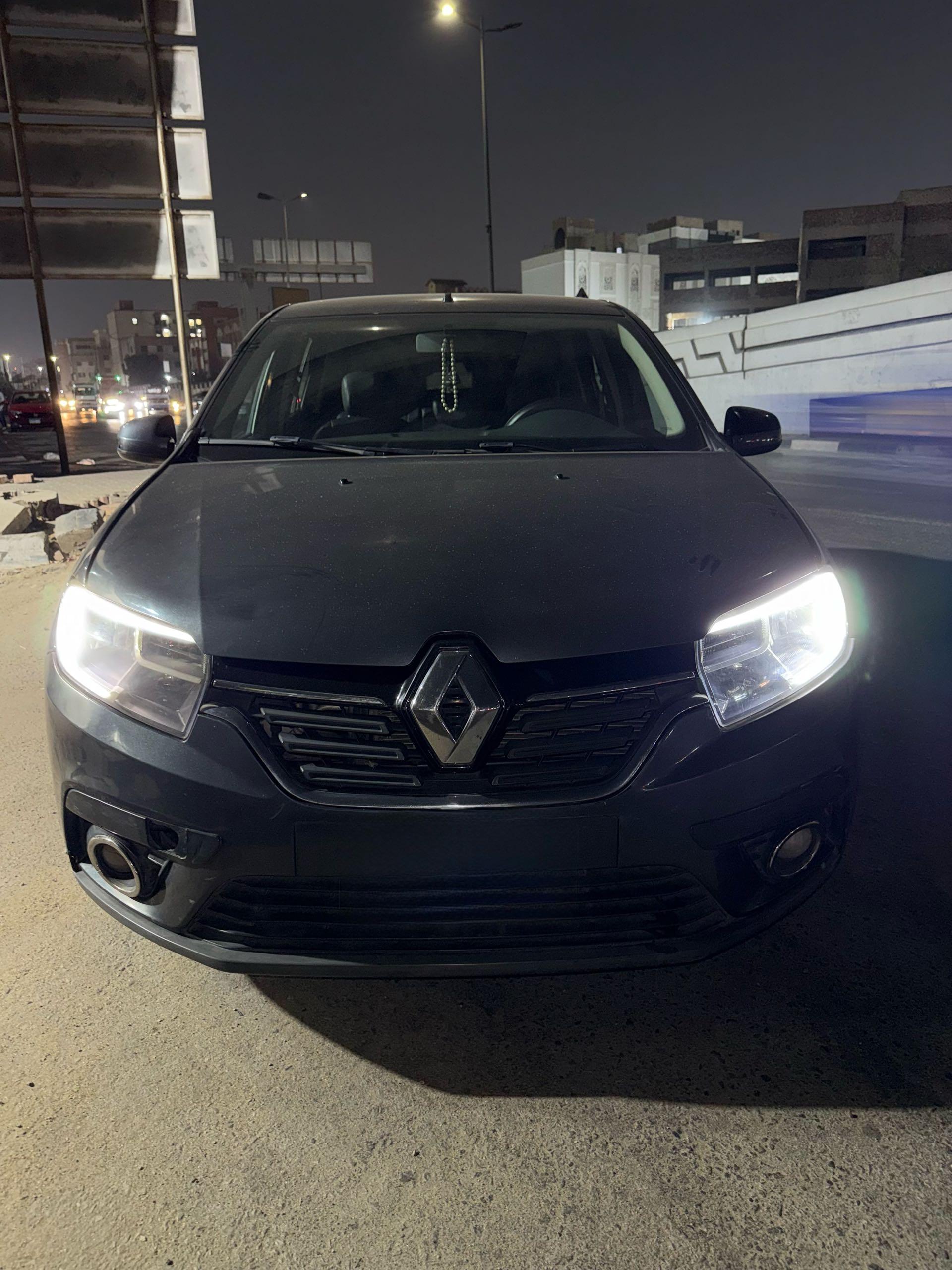Renault Loagn — 1/13