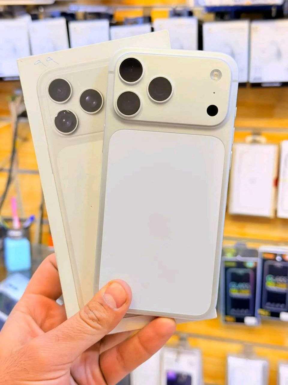 Iphone 17 Pro Max  — 1/5