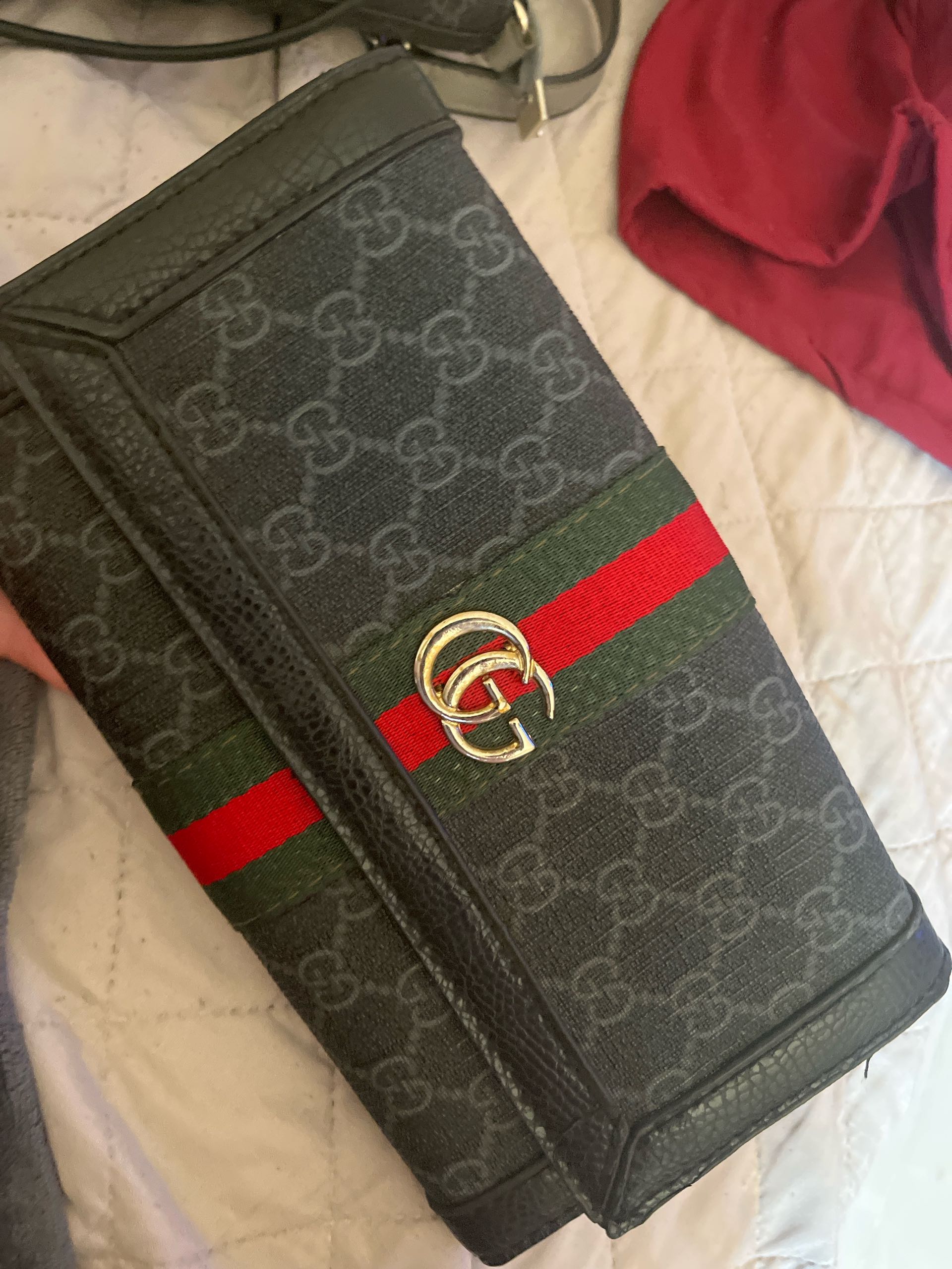 Fake Gucci Handbag  — 1/3