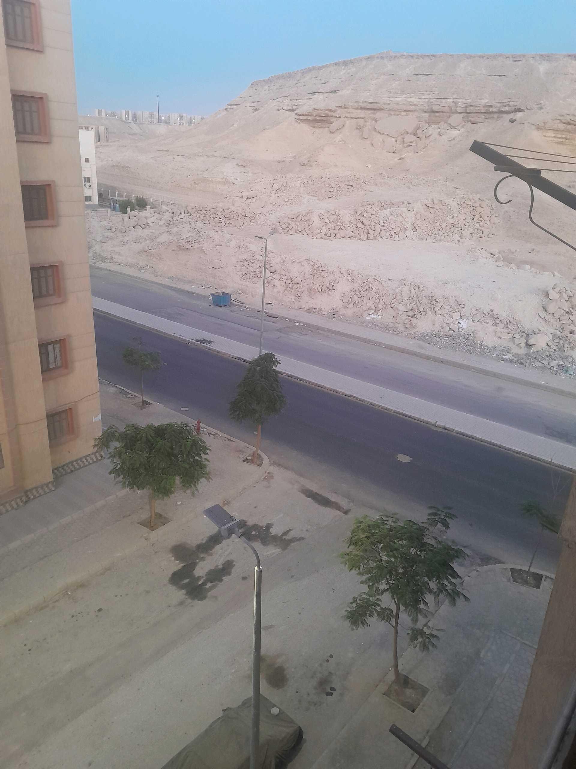 شقه بمنطقه ١٢٠ فدان