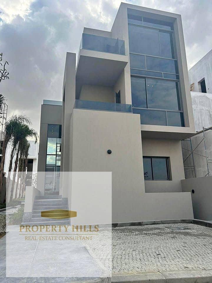 Villa for sale with a landscape view from Waterway in New Cairo — 1/8