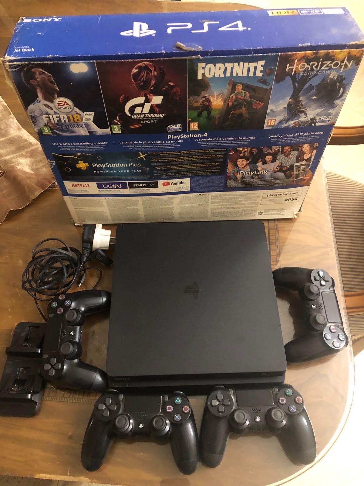 بلايستيشن سليم ١ تيرا كسر زيرو معاه ٤ دراعات اوريجنال Ps4 slim 1tb — 1/8