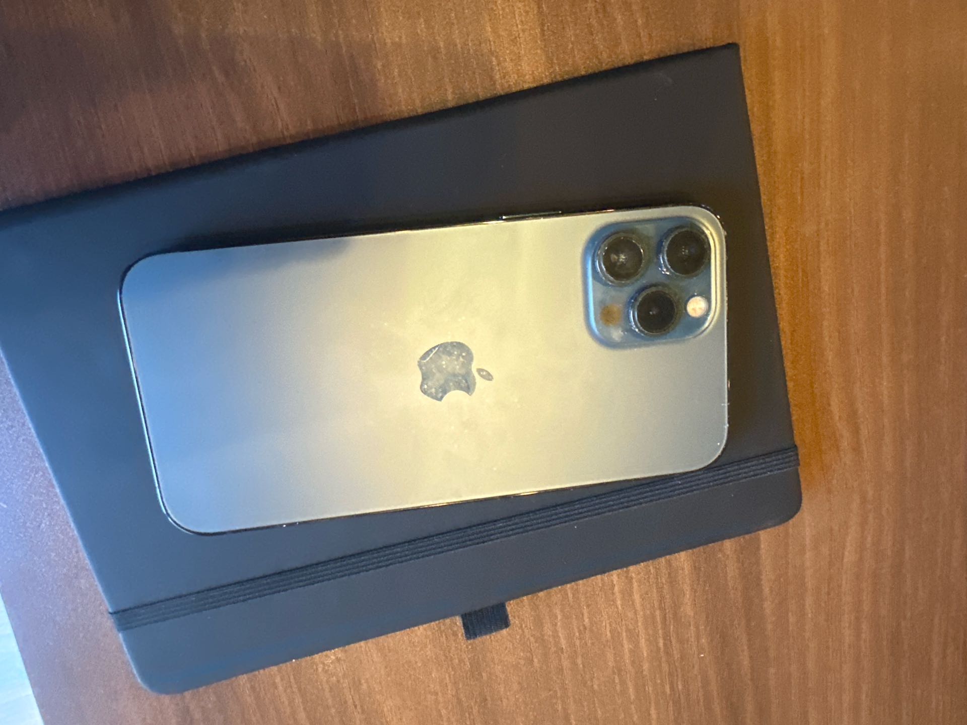 Iphone 12 Pro Max — 1/2