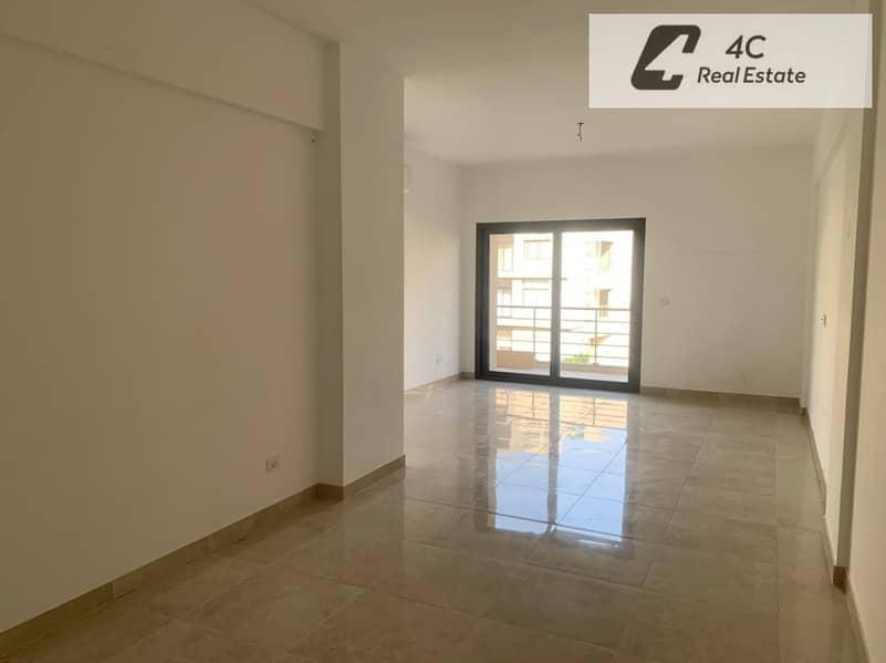 For sale at the lowest price in Al Marasem Fifth Square - 3-bedroom apartment, fully finished, immediate occupancy, with a low down payment — 1/8