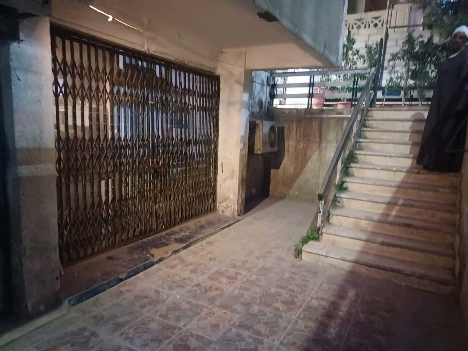 محل للبيع  — 1/3