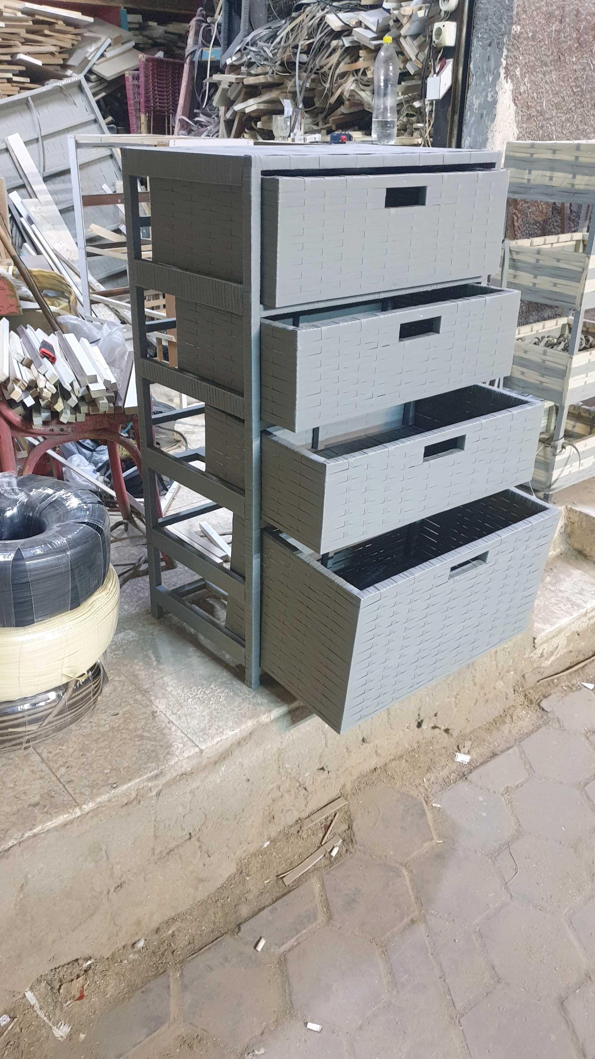كمود رتان عصرى بألوان مختلفه واستخدامات متعدده 