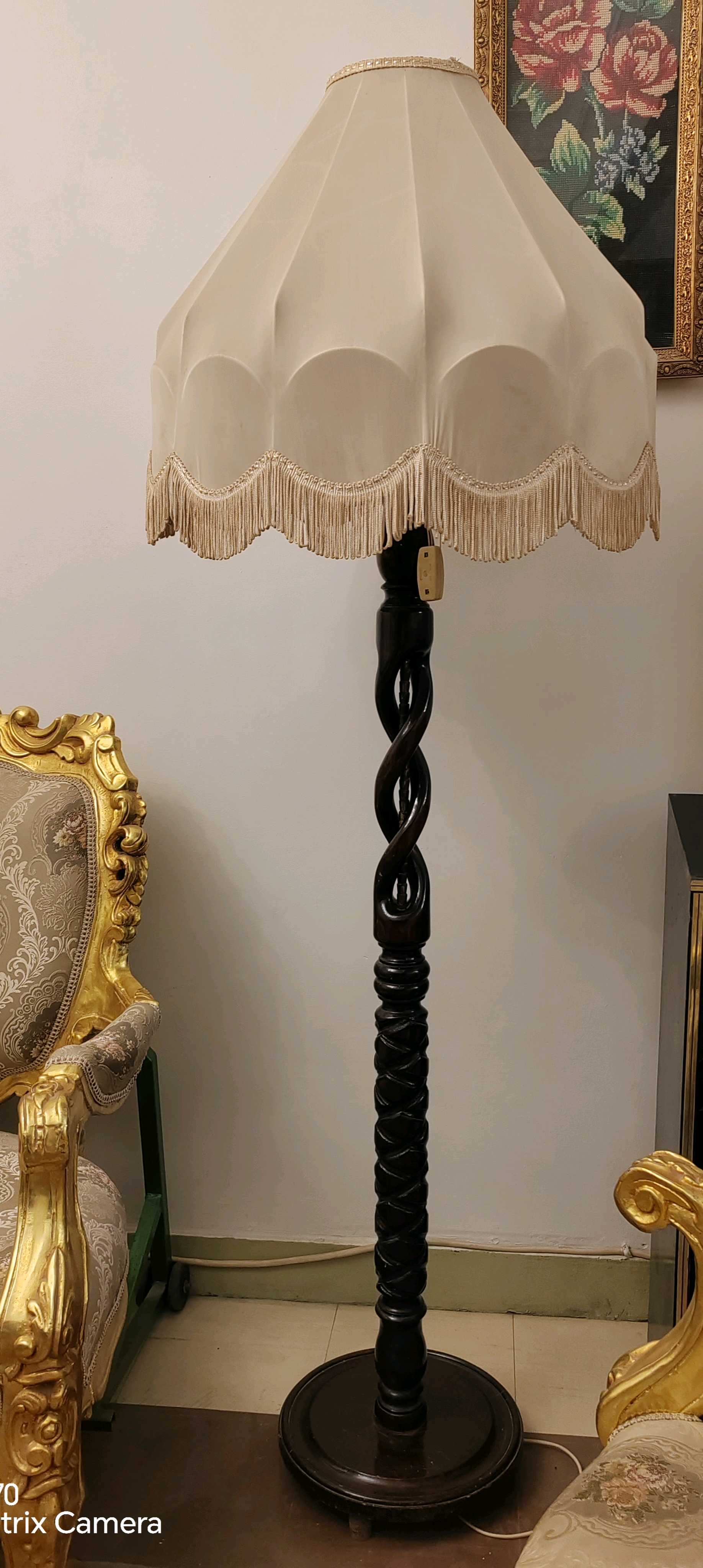 اباجورة خشب  — 1/2