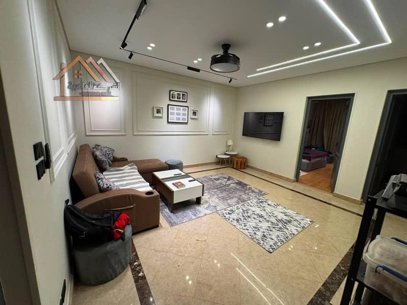 A unique opportunity to own a ready-to-move Twin House in one of Madinaty's best areas, combining an exceptional location, high-end finishing, and practical spaces for the family. Exceptional location — 1/8
