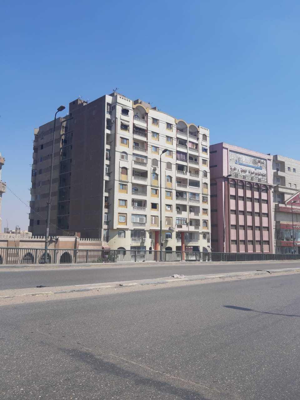 شقة للبيع  من المالك مباشرة   تشطيب الترا سوبر لوكس اول سكن البرج أمام محطة مترو كلية الزراعة مباشرة