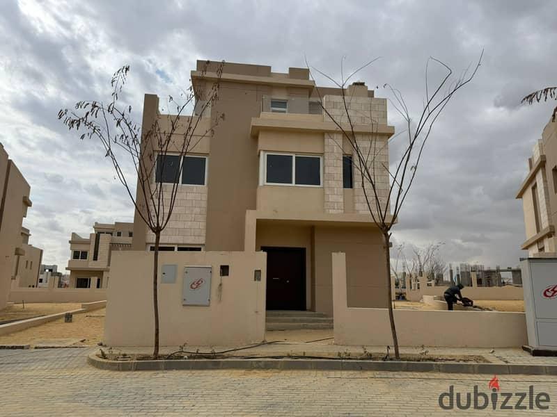 Best location twin house ready to move in october near palm hills — 1/8