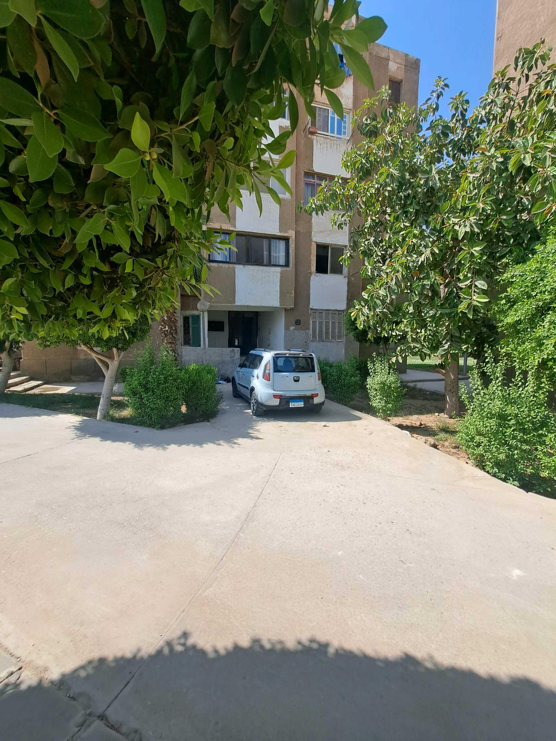 شقة للبيع بمدينة ١٥ مايو
