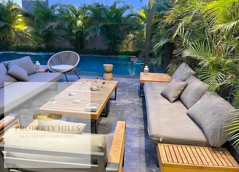 Town Villa for Sale No Down Payment Installments up to 8 Years Best Price 270 sqm 4 Bedrooms Open Pool View in a Compound New Cairo — 1/8