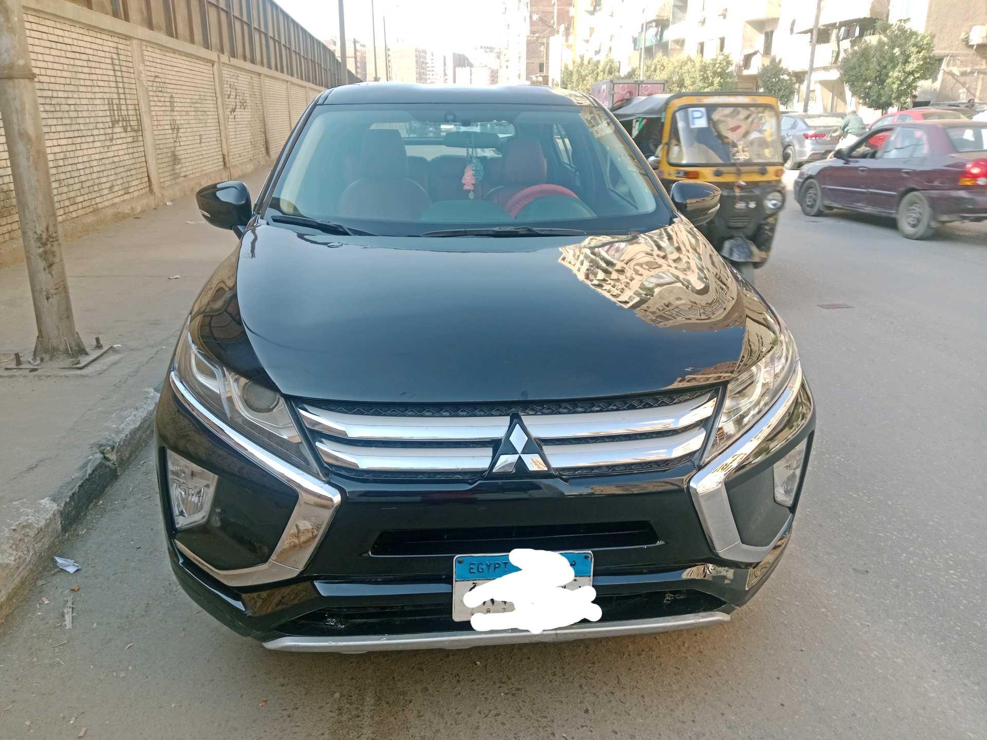 سيارة متسوبيشي كليبس موديل 2018 — 1/9