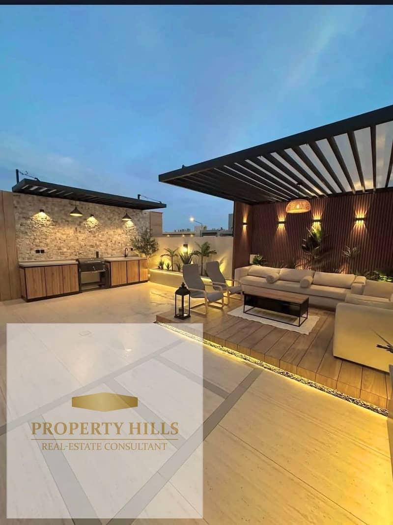 Immediate Delivery Villa for Sale with a spacious layout inside District 5 New Cairo, just minutes away from the American University and Cairo Interna — 1/8