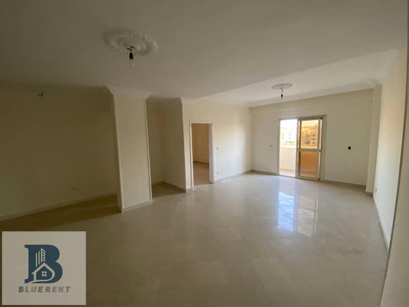 Roof apartment for rent in the Fifth Settlement, 4th District. — 1/8