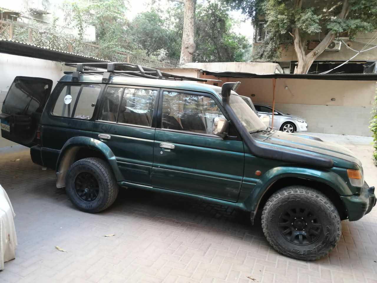 سيارة ميتسوبيشي باجيرو  — 1/3
