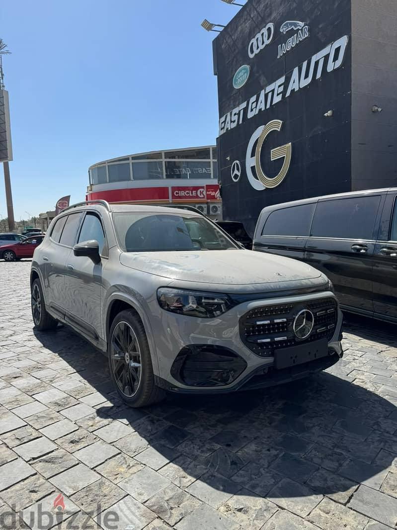 Mercedes-Benz GLB 200 2027 AMG Nardo Grey استلام فوري في المعرض — 1/8