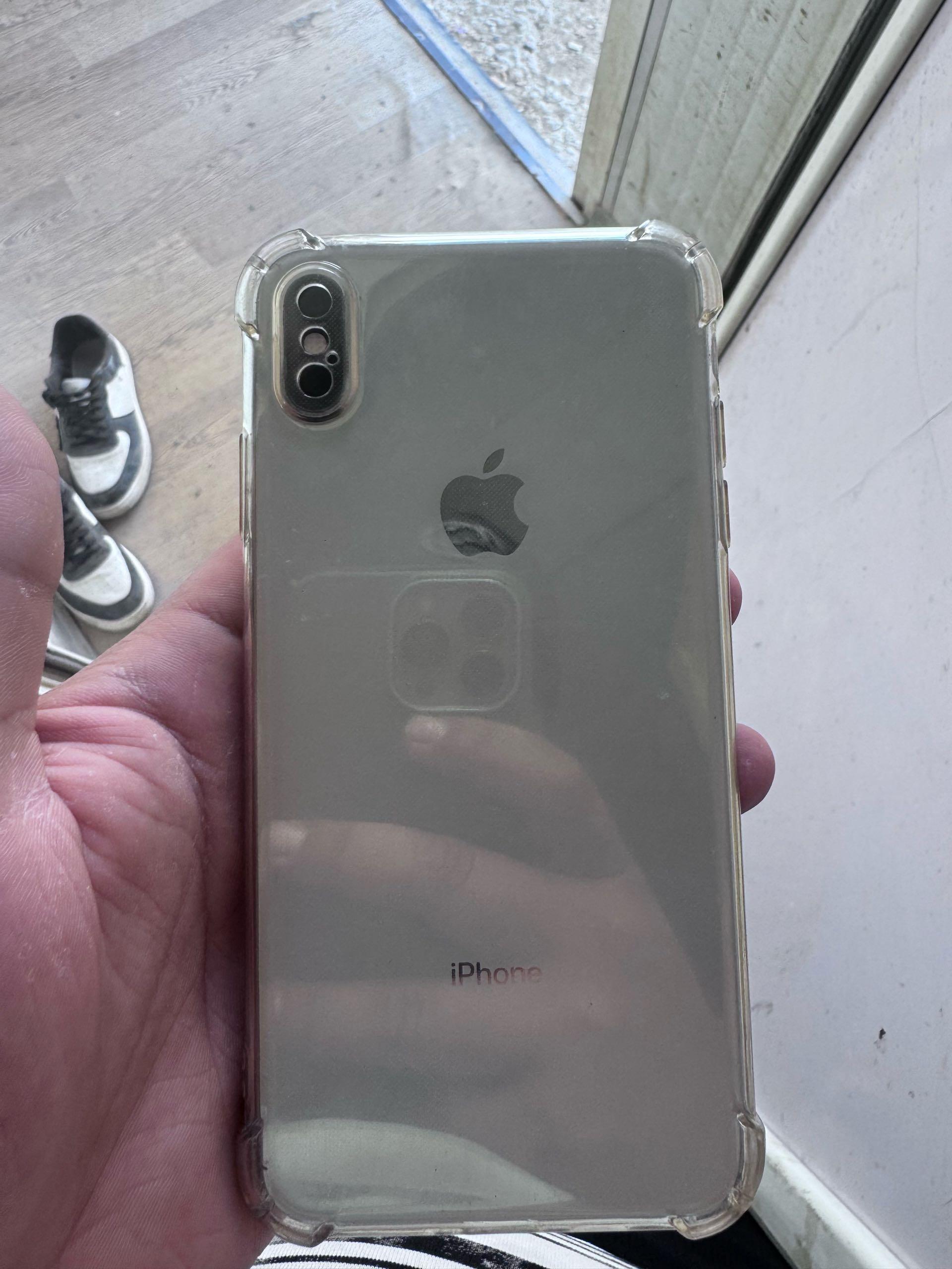 📱 iPhone XS Max  — 1/2