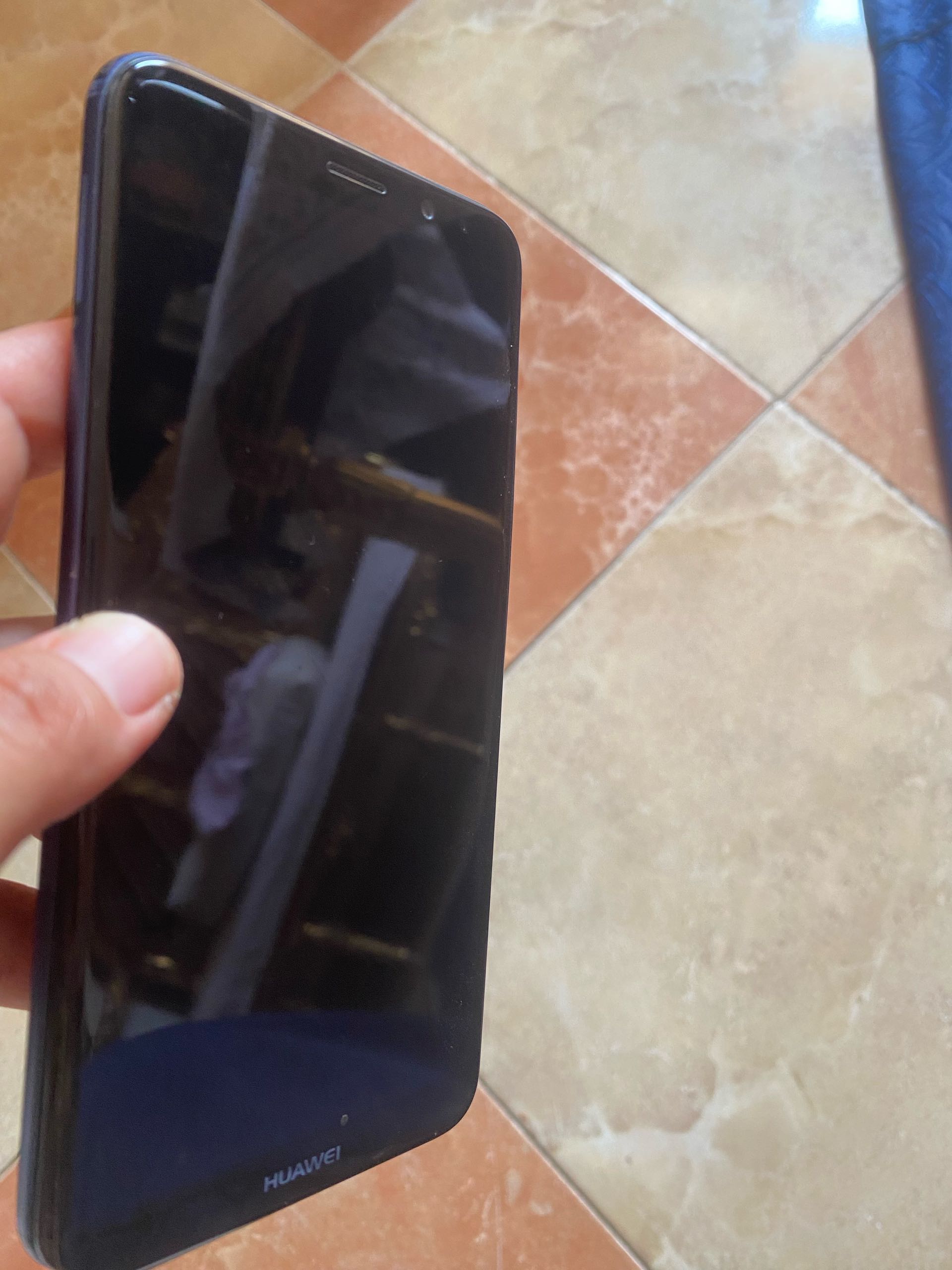 Huawei Mate10lite — 1/4