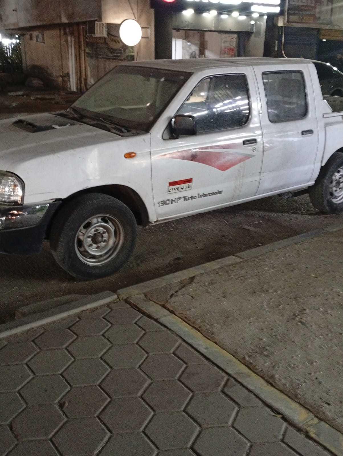 عربيه نيسان نص نقل اتنين كبينه  — 1/2
