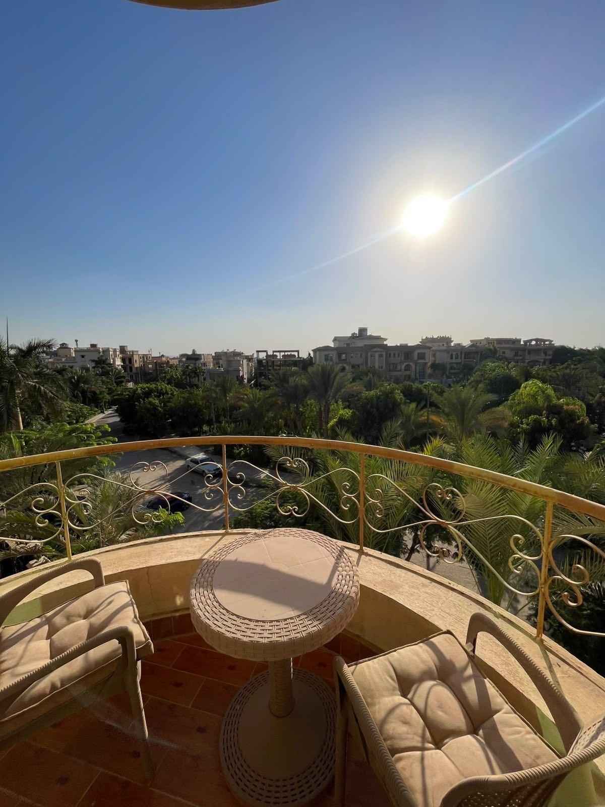 شقة فاخرة بغرب الجولف 