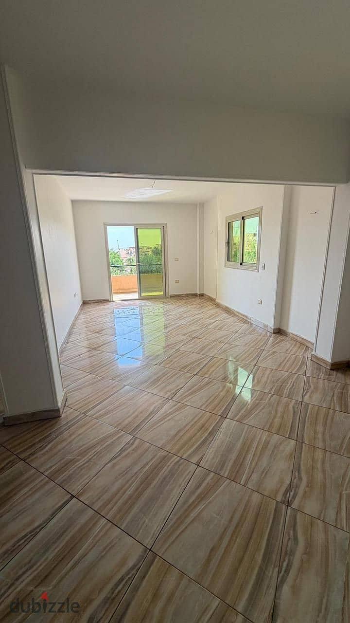For rent in the third neighborhood, west of a prominent location, open view, gas available — 1/8