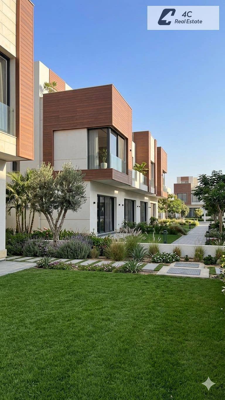 Villa Twin House for sale 300m lowest price with down payment and installments prime location in Azzar 2 Fifth Settlement New cairo — 1/8