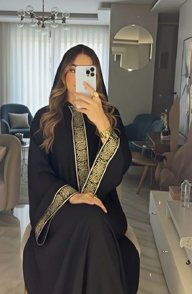 عباية الكتان الإسباني بتطريز راقي! ✨ — 1/6
